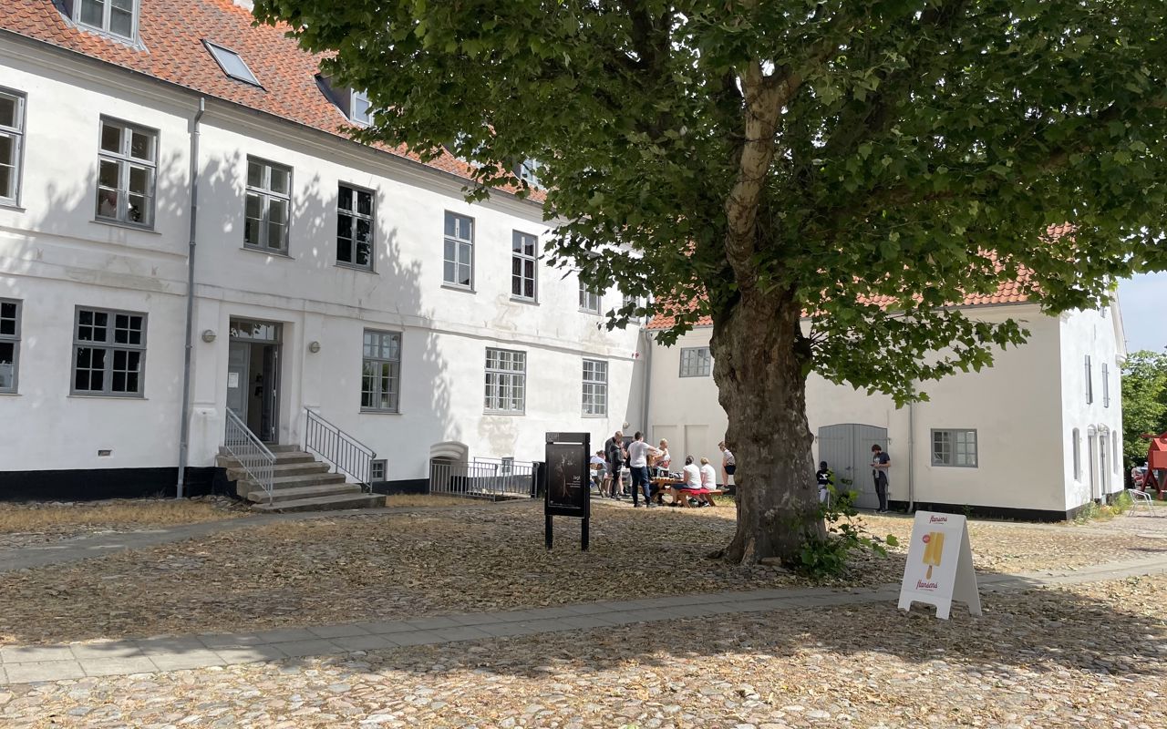 Besøg: Åbningstider og entre