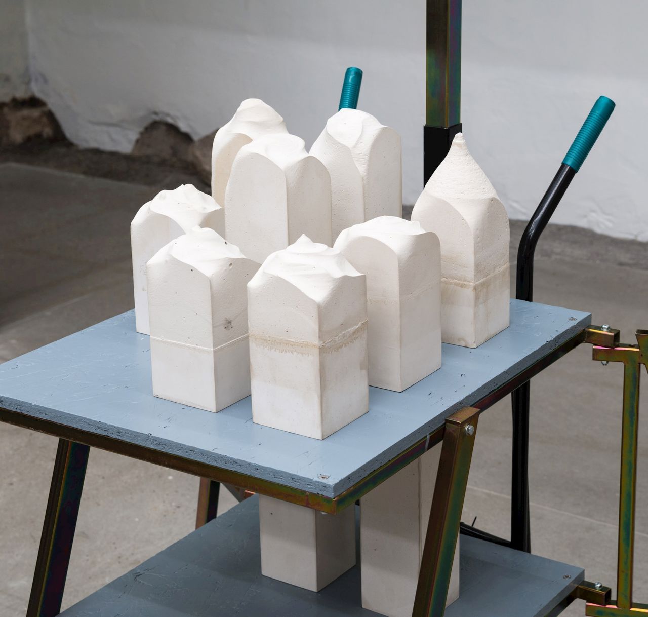 Installation fra udstillingen 'Eksperimentet' af Henrik Menné, 2021