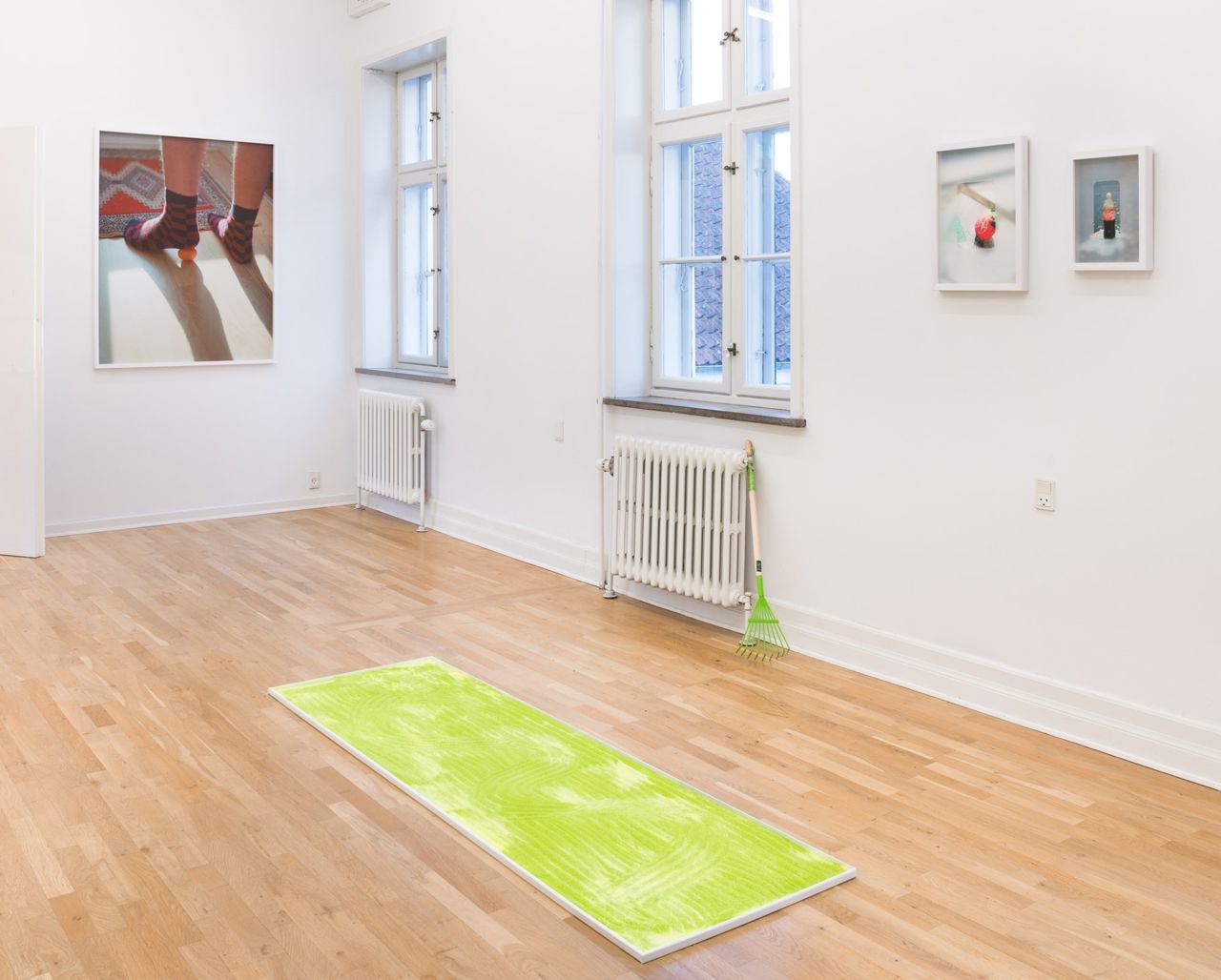 Installationsfoto. 'Oddly Satifying' Fryd Frydendahl, 2022