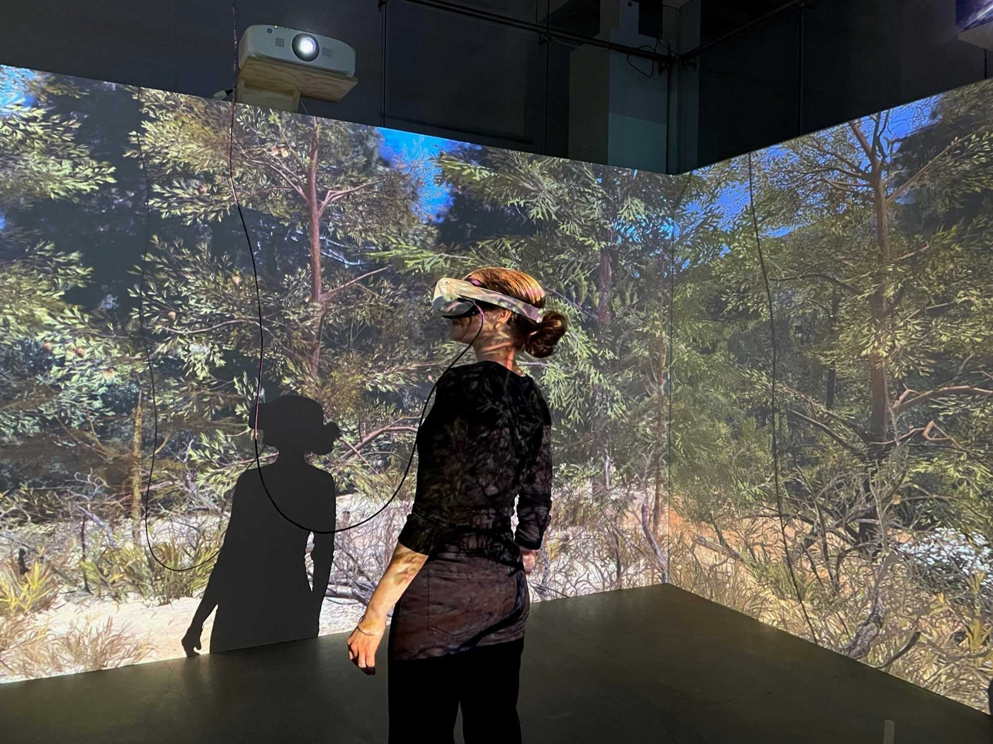 VR-installation på Viborg Kunsthal. 'A&E VR Eksperiment Adolf Adam And Eva Eve' af Paul McCarthy, 2021.