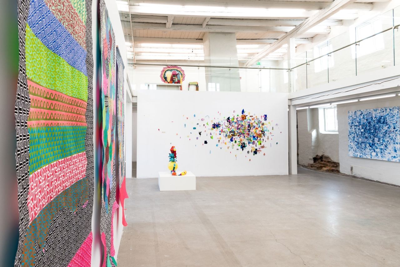 Installationsfoto af udstillingen Enredado på Viborg Kunsthal