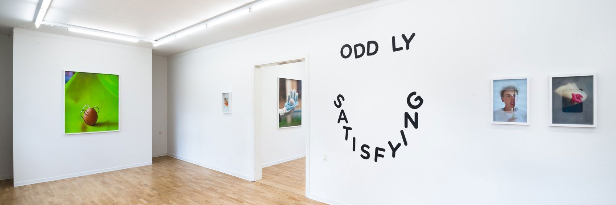 Installationsfoto. 'Oddly Satifying' Fryd Frydendahl, 2022