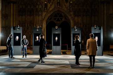 Installationsfoto af People We Love, England