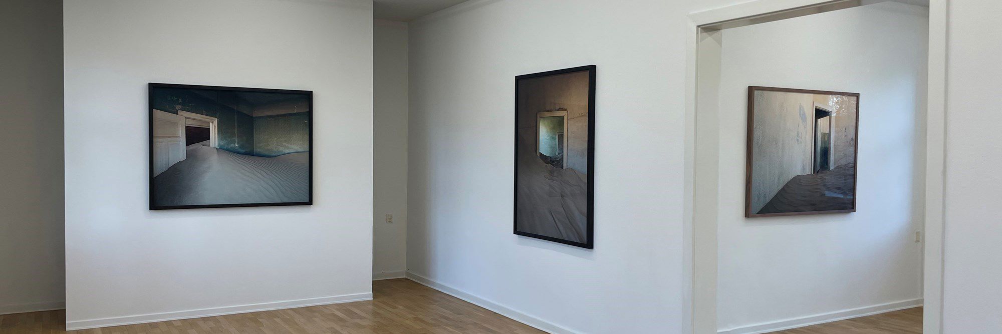 Installationsfoto 2022. Sunken Gardens af Helene Schmitz, Viborg Kunsthal