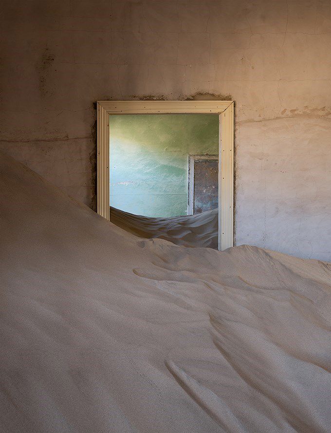 Green Room, 2015 af Helene Schmitz. Fotoudstilling Sunken Gardens på Viborg Kunsthal 2022