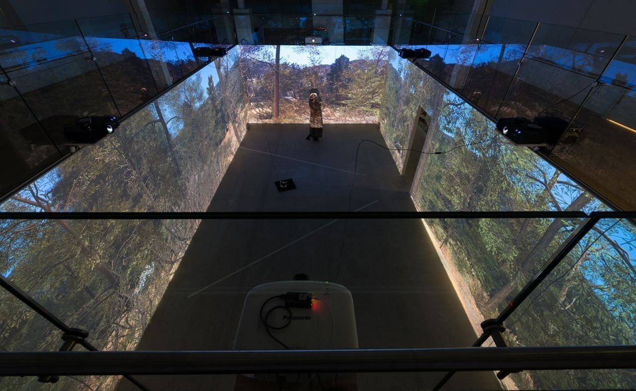 VR-installation på Viborg Kunsthal. 'A&E VR Eksperiment Adolf Adam And Eva Eve' af Paul McCarthy, 2021.