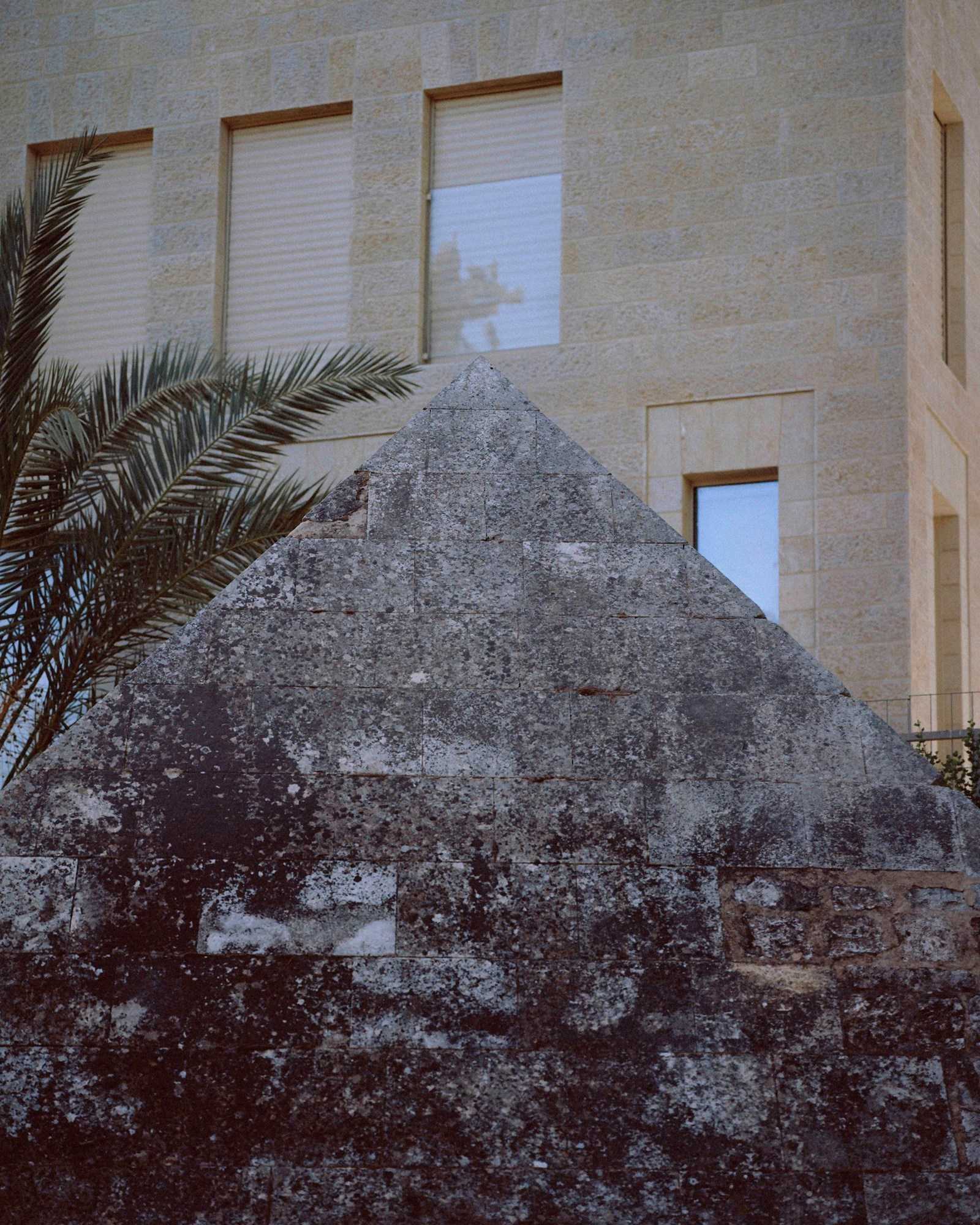 Værkfoto - Sites For Myths