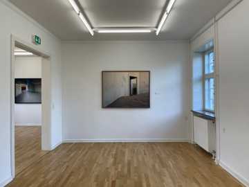 Installationsfoto 2022. Sunken Gardens af Helene Schmitz, Viborg Kunsthal