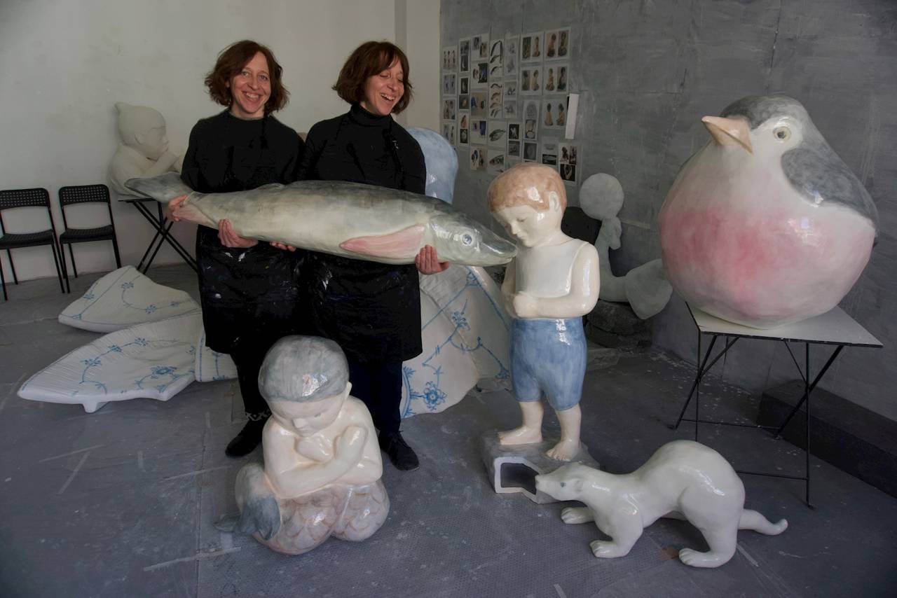 Maria og Natalia Petschatnikov i deres værksted.