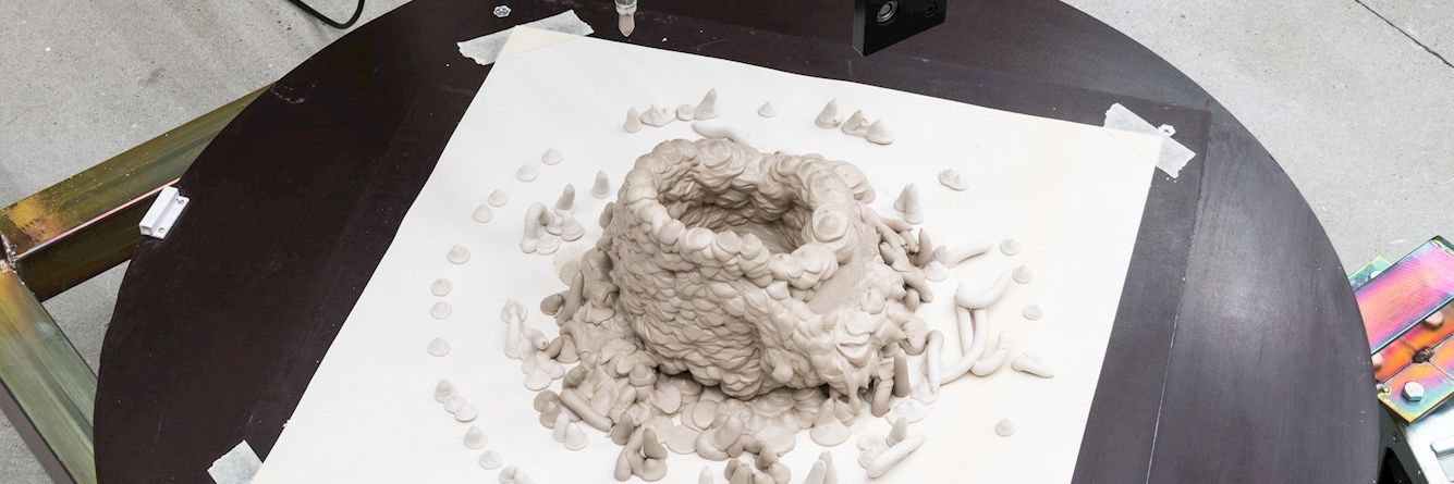 Lerskulpturer fra udstillingen 'Eksperimentet' af Henrik Menné, 2021