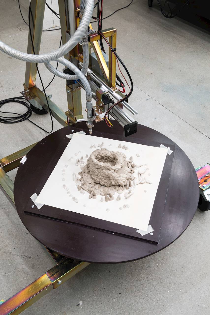 Lerskulpturer fra udstillingen 'Eksperimentet' af Henrik Menné, 2021