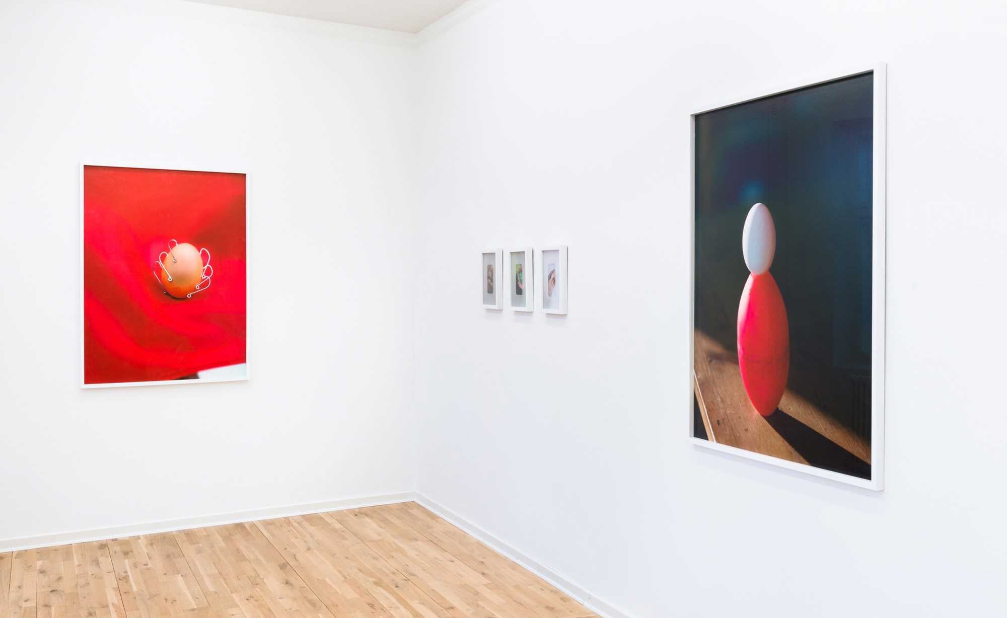 Installationsfoto. 'Oddly Satifying' Fryd Frydendahl, 2022