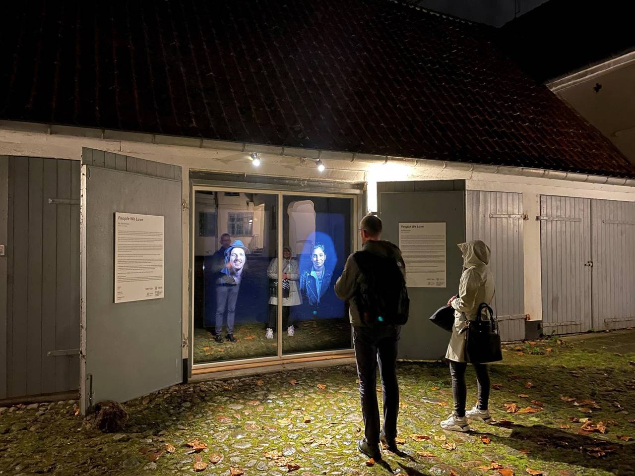 Installationsfoto af udstillingen 'People We Love' på Viborg Kunsthal i 2022.