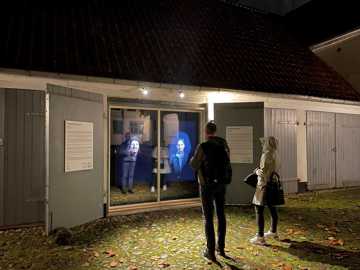 Installationsfoto af udstillingen 'People We Love' på Viborg Kunsthal i 2022.