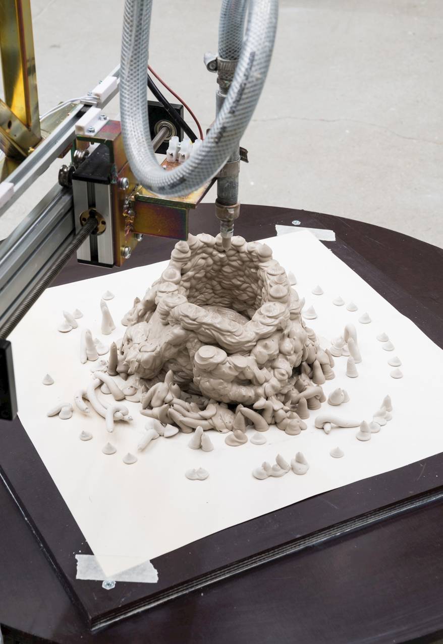 Lerskulpturer fra udstillingen 'Eksperimentet' af Henrik Menné, 2021